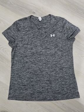 Under Armour Women’s Black Heather V-Neck Performance Tee Size L